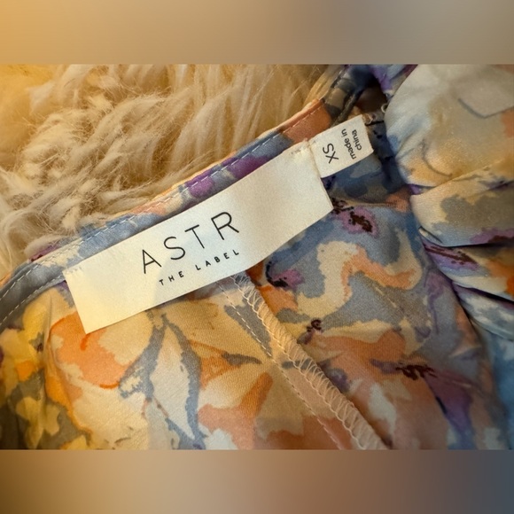 NWT ASTR Satin Floral Wrap Midi Dress XS Asymmetrical Sleeves Wedding Guest - Picture 14 of 16
